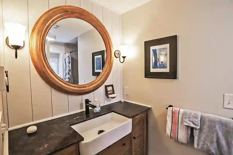 Stone Harbor NJ Rental Wits End. bathroom.