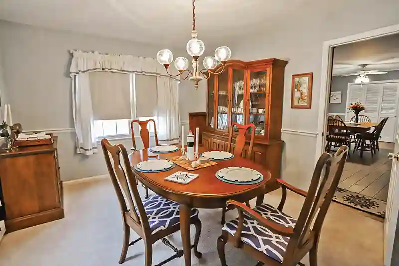 Stone Harbor NJ Rental Wits End. Dining room.