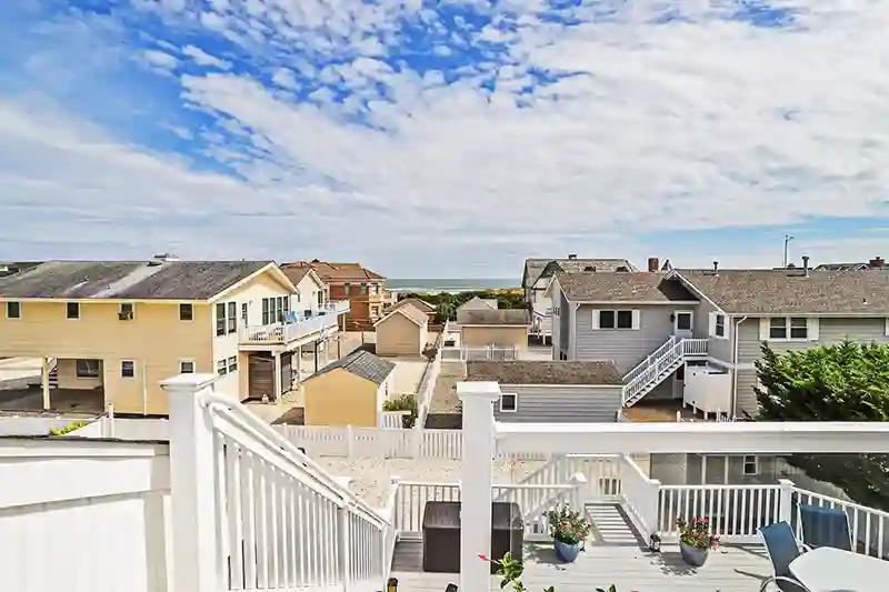 Stone Harbor NJ Rental Wits End. 2nd floor deck.